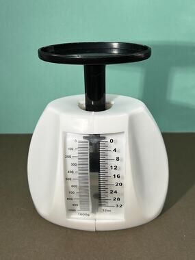 Compact Kitchen Diet Food Scale White Plastic With Black Platform - Manual Tare